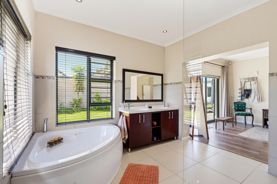 4 Bedroom Property for Sale in Pinelands Western Cape